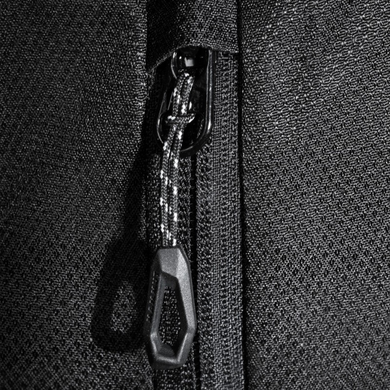 First Zip 16 - Black